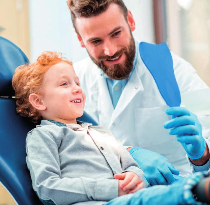 A odontopediatria é área da odontologia que estuda e trata da saúde bucal de bebês, crianças e adolescentes.