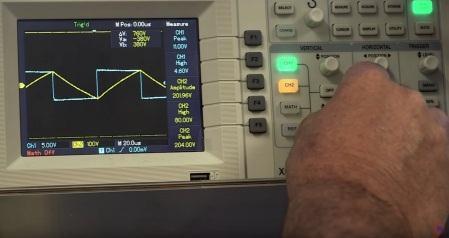 CINEL QUEM SOMOS O CINEL (Centro de Formação da Indústria Electrónica, Energia, Telecomunicações e Tecnologias da Informação) é um Centro de Formação Profissional de Gestão Participada que integra a