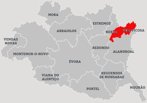 2.b O Município de Vila Viçosa Vila Viçosa é sede de um município do distrito de Évora. O Município ocupa uma área de 194,62 km 2 e apresentava, em 2011, um total de 8.