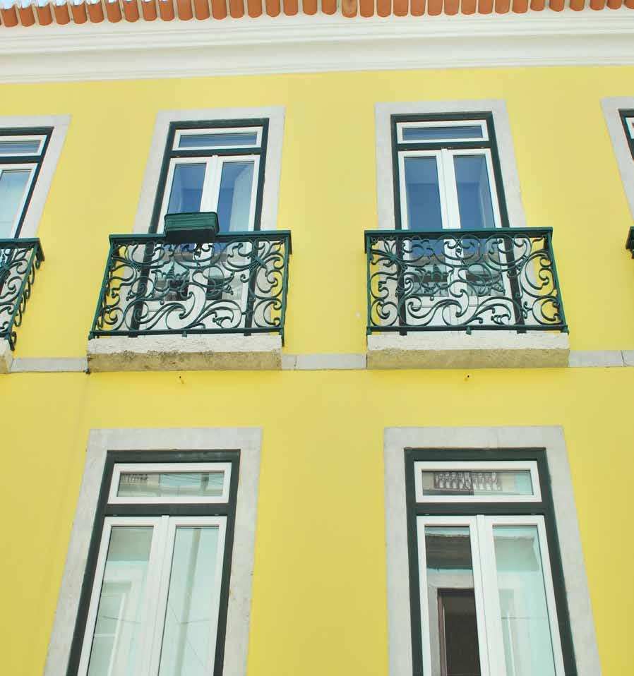 .03 FACHADAS Para além da componente estética, os revestimentos de fachadas desempenham um importante papel de proteção.