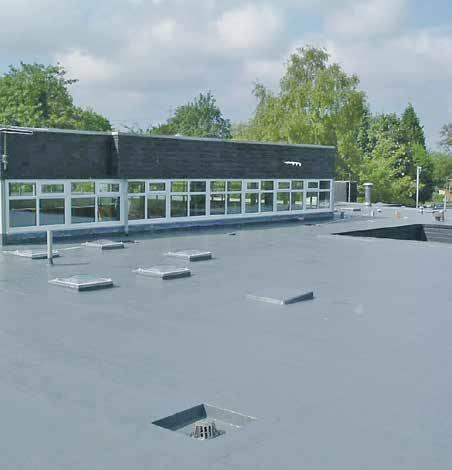 COBERTURAS Infiltrações e fissuras Tratamento de fissuras e impermeabilização As coberturas, tal como os telhados, são áreas