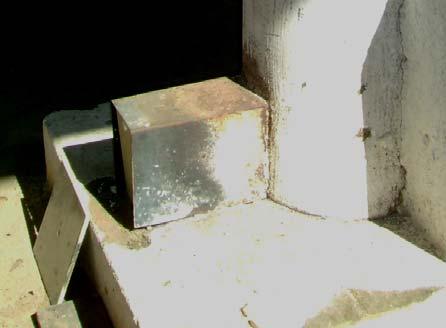 3.6. Cinzeiro Para que fossem retiradas as cinzas foi feito uma abertura na parte inferior do reator, de 0,20 m de altura e 0,10 m de largura. As cinzas são depositadas por gravidade.
