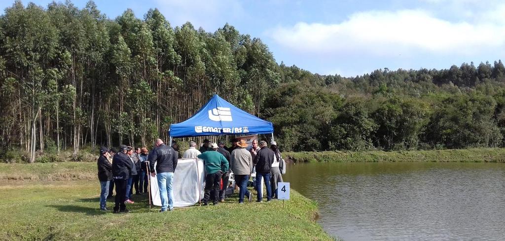 22 Tabela 10 - Qualificação de Agricultores(as) Cursos em Centros de treinamento 218 / 3.170 eventos / participantes Cursos e Capacitações nos municípios 458 / 5.