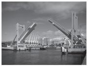 MTMÁTI - 3o ciclo Trigonometria (9 o ano) xercícios de provas nacionais e testes intermédios 1. No Porto de Leixões, existe uma das maiores pontes basculantes do mundo.