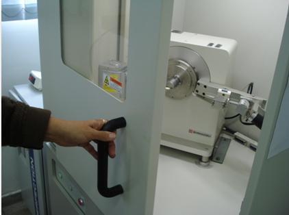 4.2.5 Ensaios de difração de raios X As análises de DRX foram realizadas em dois laboratórios distintos.
