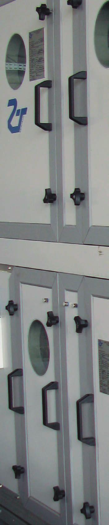Densidade do isolamento em 38-42 Kg/m³ Portas estanques com quatro manípulos Porta-Painel com visor duplo Iluminação em todos os módulos com LED Pontos de leitura de pressão em todos os componentes