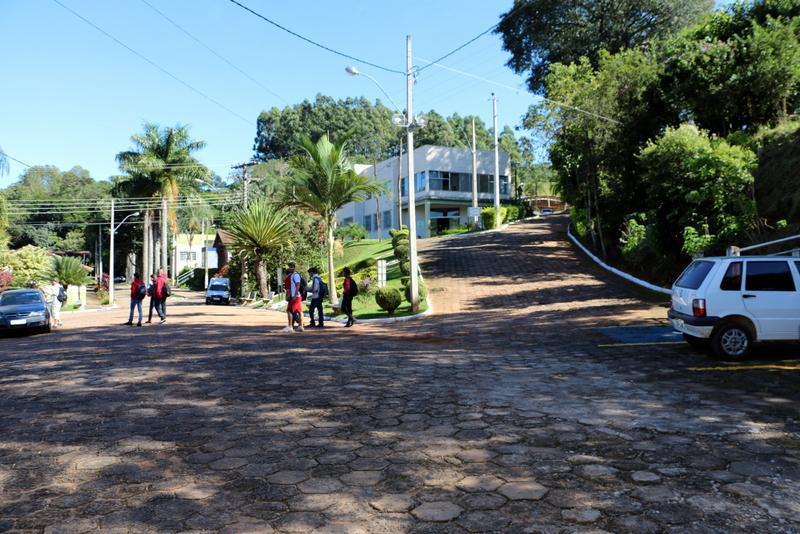 ORÇAMENTO DO CAMPUS INCONFIDENTES 2018 13 Abaixo temos o Orçamento do Campus Inconfidentes destacando a Matriz CONIF, a Fonte 100 (RIP - Regime interno pleno) e a receita própria.