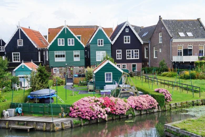 Depois volta para Amsterdã para passear pelo Bairro sul, pela praça dos museus, Diamond Museum e passear pelos canais. Jantar e acomodação em Amsterdã.