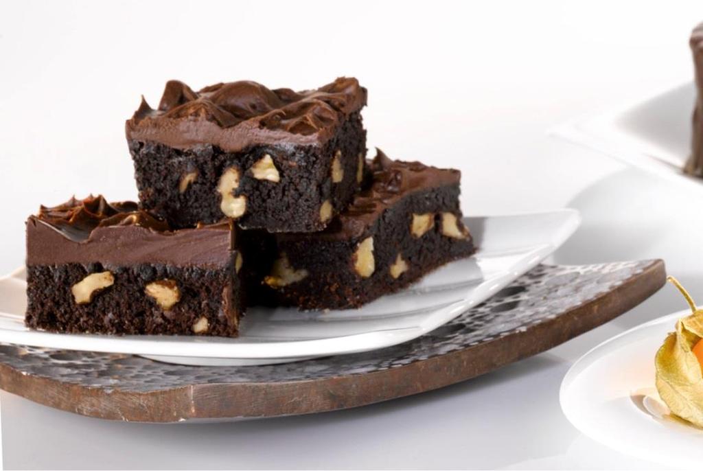 Brownies com e SCHOKOLADINO Nozes 0,100 kg 1,560 kg Se desejar, as nozes podem ser substituídas por drops de chocolate ou avelãs e seguir o processo habitual.