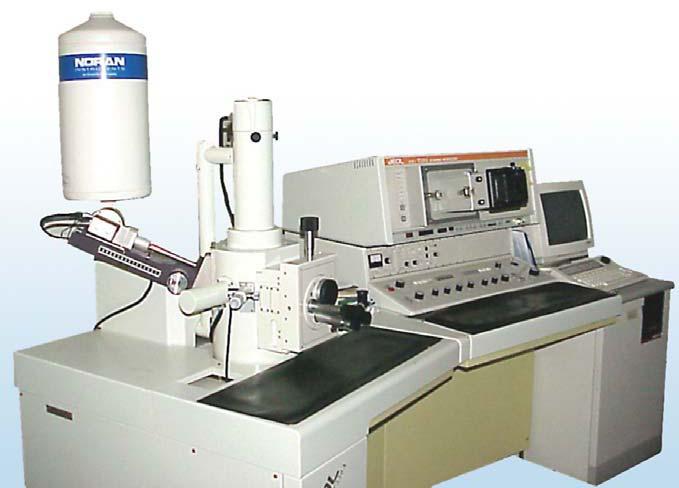 Materiais e Método 52 microscópio eletrônico de varredura (JSM T330A, JEOL Ltda., Tokyo, Japão), do Laboratório de Microscopia Eletrônica de Varredura de Jaboticabal / Unesp (Figura 2). Figura 2.