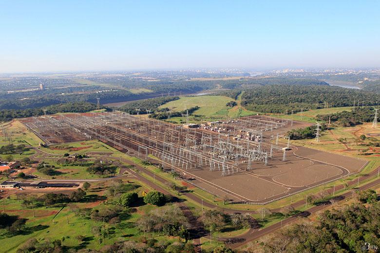 Fotos da Subestação da Margem Direita, sistema Itaipu (Paraguai) (2/3) Fonte: jie.itaipu.gov.
