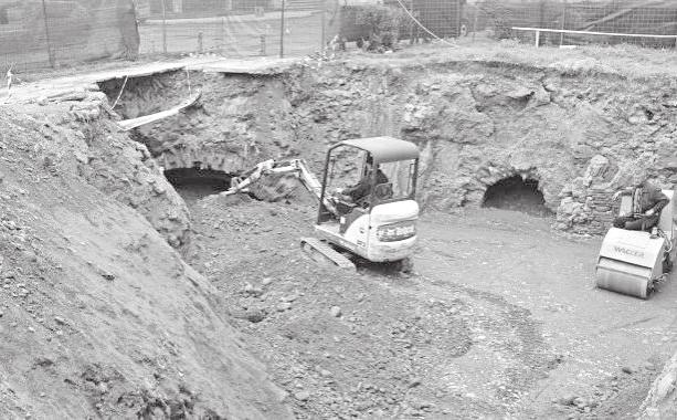 Istorie Focşani, oraşul subteran Începând cu epoca marilor demolări ce au urmat seismului din 1977, curiozitatea focşănenilor a fost stârnită de existenţa a numeroase construcţii de adâncime