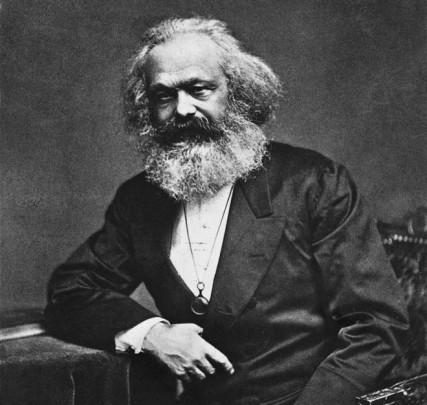 1-11 Leitura complementar: MARX, K. & Engels, F. Manifesto do Partido Comunista. ROSS, Kriss.