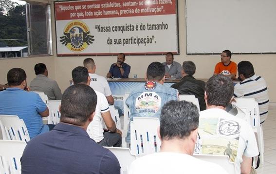 Diretoria vigilantes Barueri ressalta: o poder está com o trabalhador Vigilantes Barueri - São Paulo durante assembleia na quarta-feira (21) No final da tarde de quarta-feira (21), o Sindicato dos