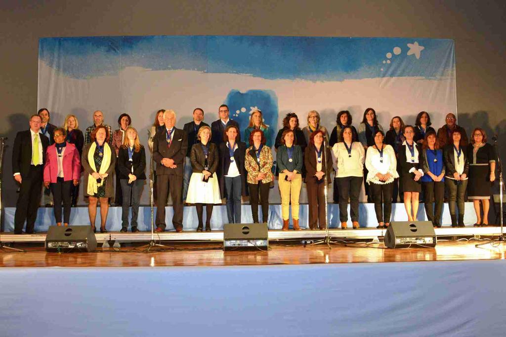 09 NEWS DEZ 16 Homenagem aos colaboradores com 25 anos de serviço na Cerimónia de Abertura Solene do Ano Letivo FICHA TÉCNICA Proprietário: Casa Pia de Lisboa, I.P. Diretora: Cristina Fangueiro.