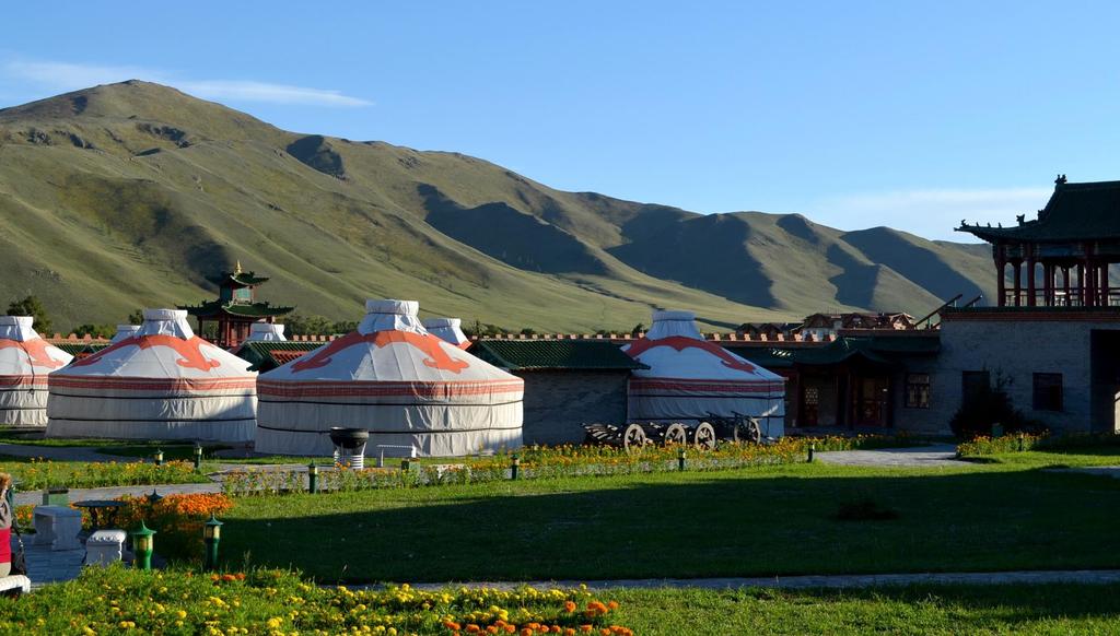 Dia 3-05/09/2019 Ulan Bator (C/-/J) Café da manhã e saída para visita à capital da Mongólia, Ulan Bator.