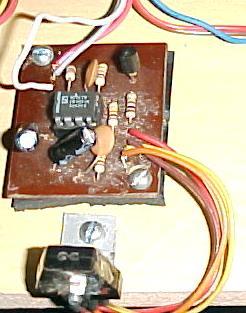 Lbortório de Microprocessdores e Microcontroldores 6 O microcontroldor 8051 possui dois temporizdores/contdores, que podem operr em 4 modos diferentes: modo de 13 bits (modo 0), modo de 16 bits (modo
