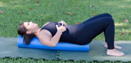 10 exercícios fundamentais para dor lombar 1 Treino dos 5 elementos com a Bola Treinar os ajustes necessários para a prática segura do Pilates, manter o equilíbrio e simetria, pelve neutra, ombros