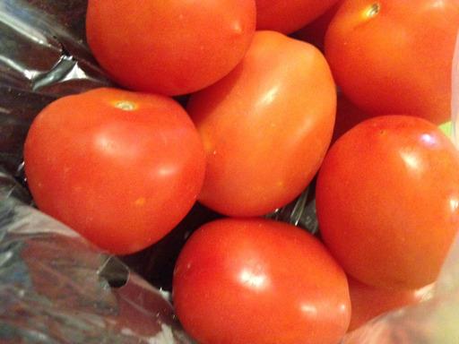 Macarrão com Queijo e Tomate 1 Xícara de macarrão integral 2 Colheres de sopa de Azeite de oliva 1 Cebola pequena picada 2 Dentes de alho