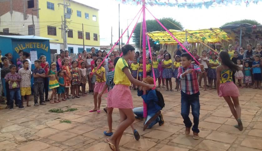 A comemoração integrou ao projeto das festas juninas, em que durante o mês de junho as professoras trabalharam com os alunos diversas atividades em