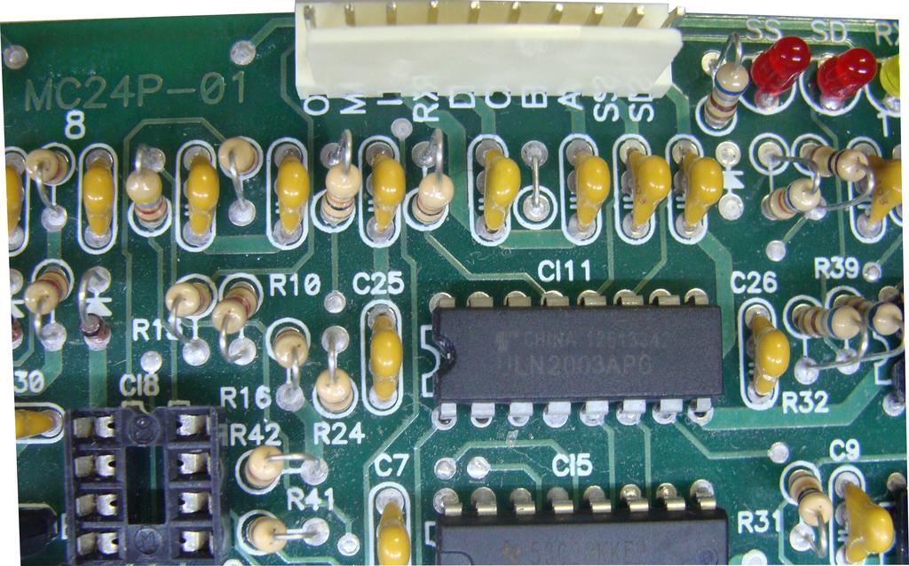 Montar os componentes PTH de acordo com amostra. Iniciar pelos componentes mais baixos como os resistores, diodos, led s até os conectores, reguladores, capacitores eletrolíticos e transistores.