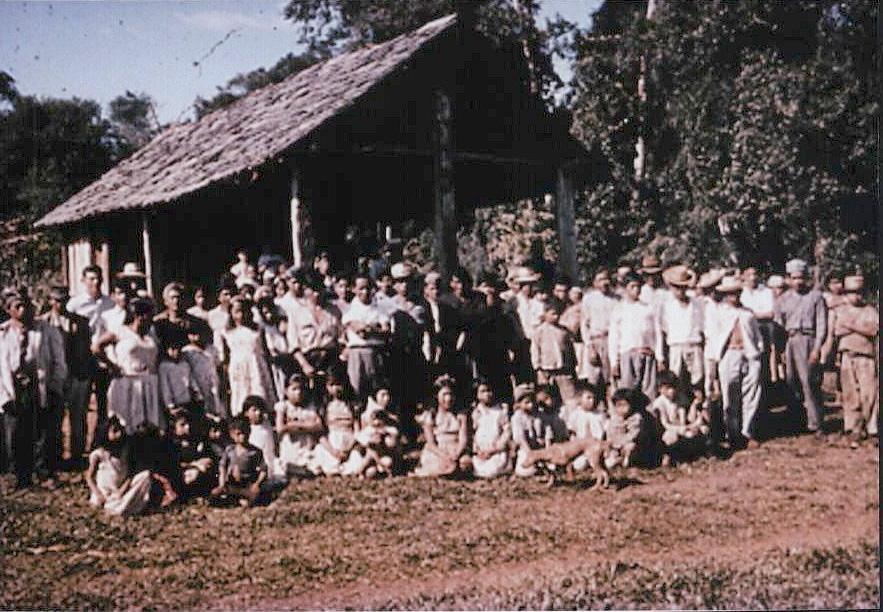 Registrando a história da educação escolar da Comunidade Indígena Ñandeva-Guarani da Reserva Porto Lindo no município de Japorã, MS Por volta de 63 ou começo de 64, nós começamos então a escola