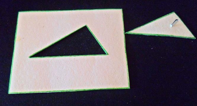 Figura 3 - Encaixe de peças triangulares escalenas. A atividade é uma reprodução da anterior, somente mudando o material.