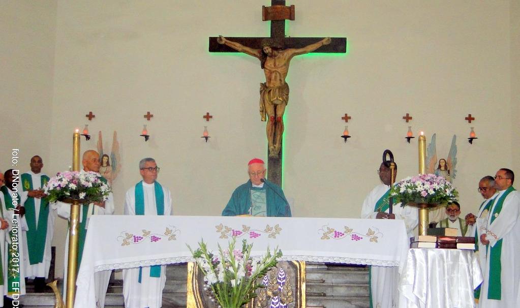 Notícia Candidatos ao Diaconado Permanente recebem o ministério de leitor Diocese de Nova Iguaçu No