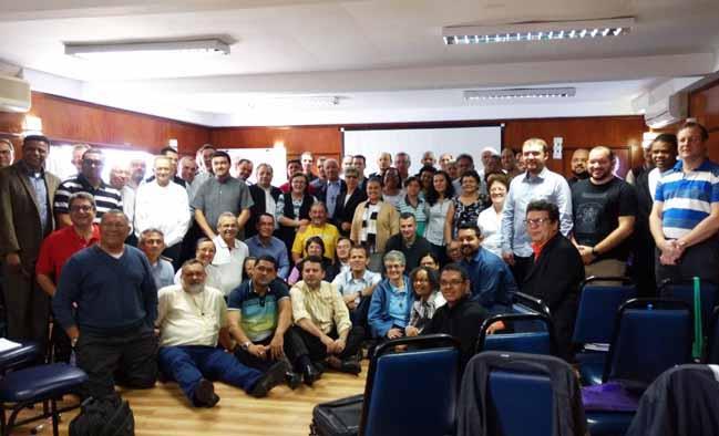 CND - Notícia Reunião Ampliada da CMOVC foi realizada em Curitiba, PR Nos dias 16 a 20 de outubro do corrente ano, aconteceu em Curitiba (PR) a reunião ampliada da Comissão Episcopal para os