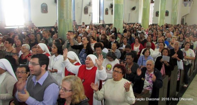 Fotos: Site Diocese de Nova Iguaçu Contando com a presença de seus familiares, amigos, paroquianos, religiosas, seminaristas, padres e diáconos permanentes de nossa Diocese e de outras Igrejas