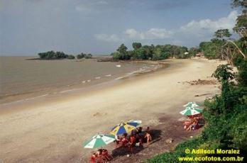 Ilha do Mosqueiro Localizada a pouco mais de 70km do centro de Belém, a ilha do Mosqueiro se destaca pelas suas dezenas de praias de água doce voltadas para a baía de Marajó.