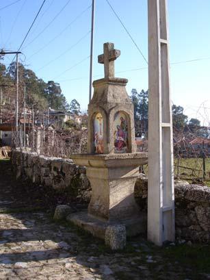 Alminhas A15 As alminhas foram mandadas erigir pela população local. O artífice foi o Sr. Adriano Machado, morador do lugar.