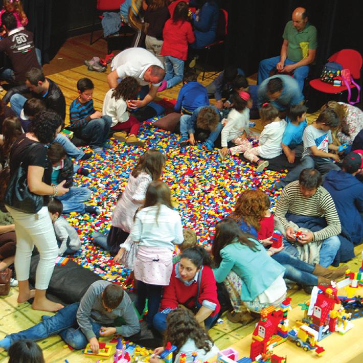 É responsável pela organização do evento Arte em Peças Lego Fan Event, realizado no Centro Cultural de Paredes de Coura desde 2010. Agora, estão de regresso!