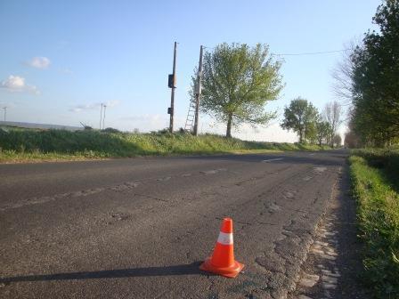 LOCALIZAÇÃO dos km 4.º e 5.º, 6.º e 7.º. 4.º km Na Estrada Nacional n.º 365, 45 metros depois da Ponte sentido Golegã - Azinhaga. 39 o 23,260 N 08 o 30,072 O Alt. 15 m 5.