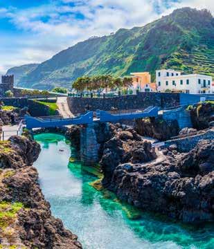 Partida em voo regular da TAP Air Portugal com destino ao Funchal. Desembarque assistido pelo guia local Nortravel que acompanha a viagem.