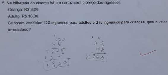 A questão 4, expõe o desempenho do estudante, ao resolver uma situação problema, envolvendo as quatro ações da ASP em expressões algébricas, através da figura 17, observase que o estudante não