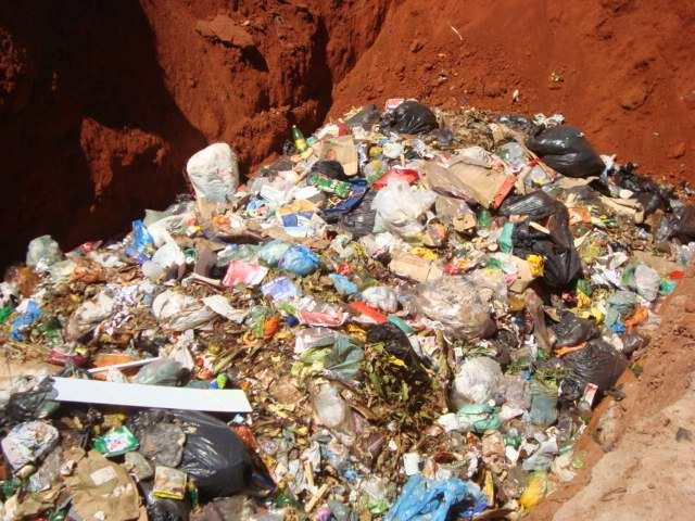 CAMINHÃO BASCULANTE E PÁ-CARREGADEIRA PARA RESIDUOS DA CONSTRUÇÃO CIVIL. Destino Final: 1.