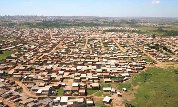 Distrito Federal Ocupação e parcelamento ilegal do solo A desigualdade social se expressa espacialmente e estimula a ocupação e o parcelamento ilegal.