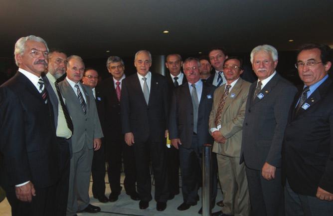 Durante a solenidade no Palácio do Planalto, a FAEP esteve representada pelo seu presidente, Ágide Meneguette, por diretores, presidentes de núcleos de sindicatos rurais e de comissões técnicas da