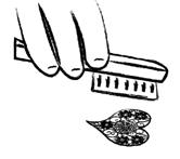 10 MOLDAR A PEÇA Recorrendo a um martelo ou embutidor é possível moldar as peças, conferindo-lhes relevo.
