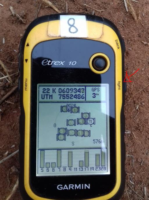 Sugere-se também, de maneira complementar, que seja realizada uma foto do GPS de mão (modelo Garmin ou similar) na opção de visualização satélite onde o equipamento apresenta as coordenadas locais.