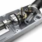 Todas as engrenagens e componentes mecânicos são totalmente feitos de aço e bronze; a transmissão mecânica está projectada para garantir máxima durabilidade e confiança ao longo do tempo, em qualquer