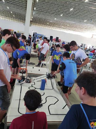Brasileira de Robótica, onde 50 equipes classificadas em cada Nível da Modalidade Prática e os participantes do Minicurso de Robótica puderam mostrar suas habilidades na área, compartilhar