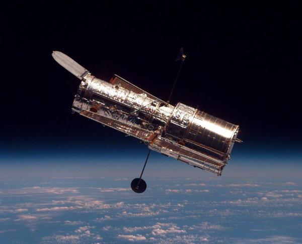 Hubble (800 exposições de 21 minutos -> 11,5 dias