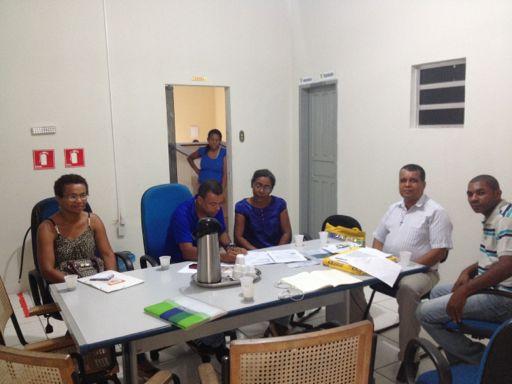 3.7 ReuniãodosComitêsdoPMSB Data:28/08/2014 13h00/Local:CâmaraMunicipaldeDivinaPastora/SE Nesta reunião dos comitês do PMSB discutiu/se principalmente os encaminhamentos realizados pela Consultoria