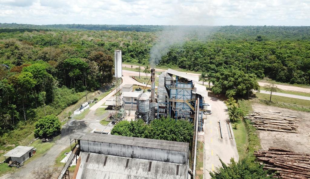 ENERGIA RENOVÁVEL Os resíduos de madeira gerados no processamento da serraria, são utilizados como combustível para mover as turbinas a vapor da usina termoelétrica BK Energia, com capacidade de 9