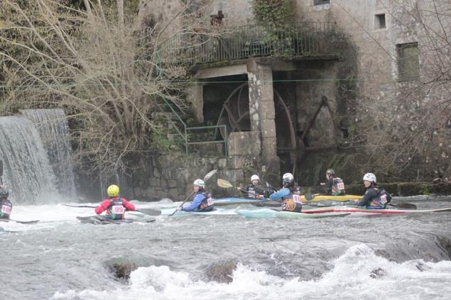 VIII Taça Ibérica de Slalom: Restabelecido o caudal do rio Coura, o desporto radical regressou à freguesia de Covas.