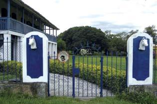 Localizada em Barra do Piraí no distrito de Dorândia, próxima à BR-393, a fazenda fica no meio do