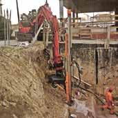 Se baseia no princípio de fixar a unidade na escavadeira como se fosse um acessório, o que lhe permite usar o sistema hidráulico existente.