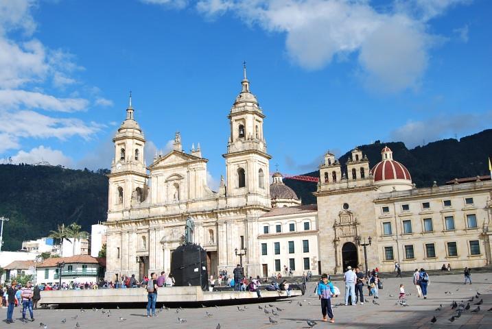 Dia 2 Bogotá Após o pequeno almoço, visita ao centro histórico da cidade capital da Colômbia.